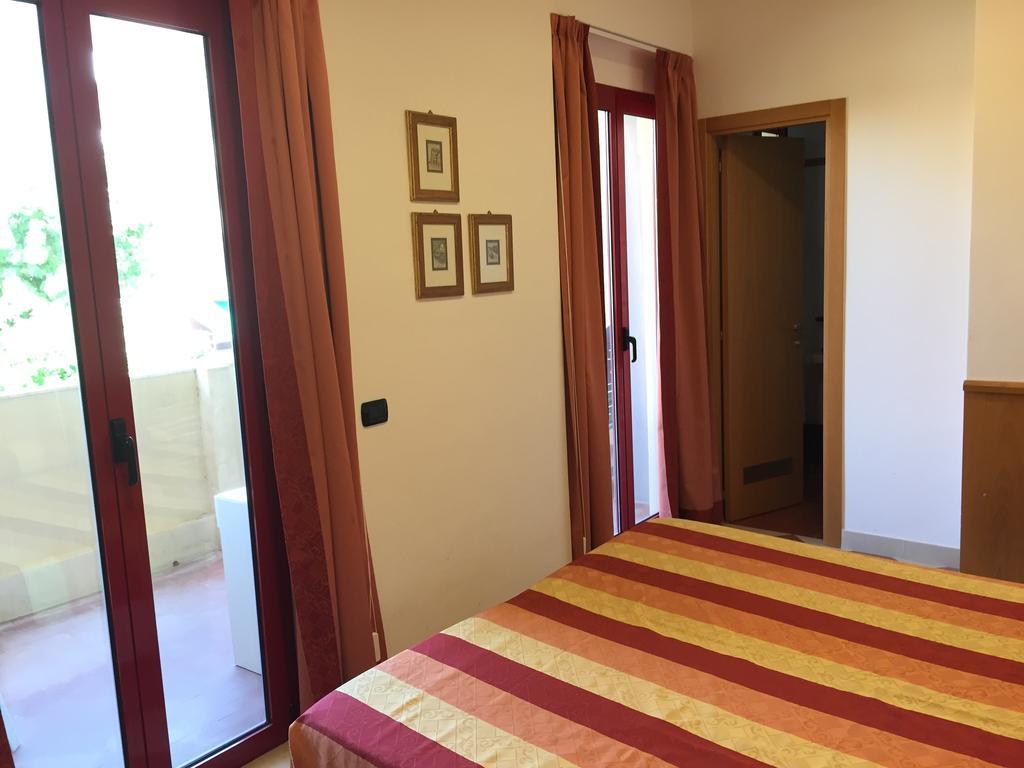 Hotel Fiorella Senigallia Room photo